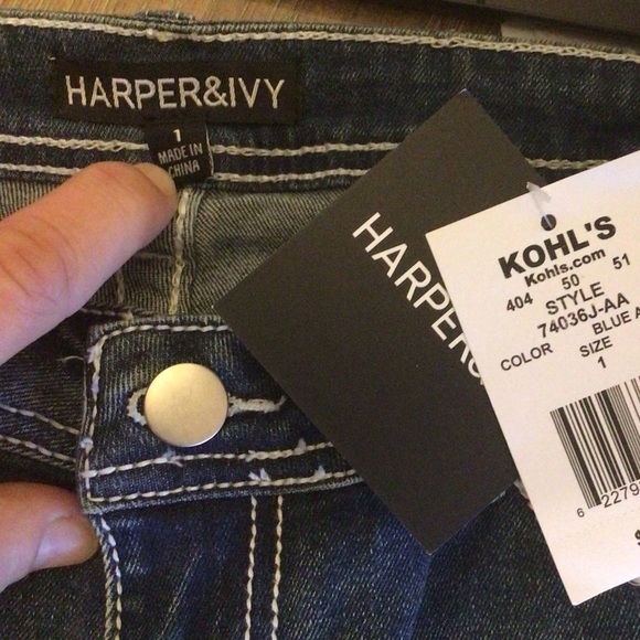 Harper & Ivy Juniors Rhinestone Embroidered Pocket Flare Leg Jeans Size 1 - Picture 8 of 9